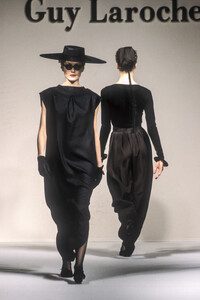 Guy Laroche 1994 Haute Couture 1.jpg