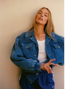 Harper's Bazaar France August 2025 MR_3.jpeg