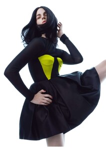 Harper's Bazaar UK 09-2025_24.jpg