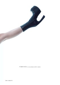 Harper's Bazaar UK 09-2025_25.jpg