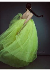 Harper's Bazaar UK 09-2025_30.jpg