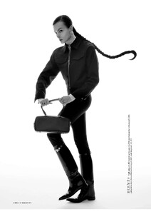 Harper's Bazaar UK 09-2025_31.jpg