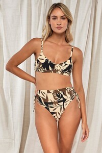 JessT - Sunsets - Bay Club Annalee Underwire Sporty Spaghetti_11 - t585-baycl_bikini-full-front-wear00-jessica02_2.jpg