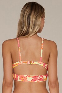 JessT - Sunsets - Island Coral Crinkle Rib Kaia  Sporty Supp_11 - t574-islco_bikini-top-back-wear00-jessica01.jpg