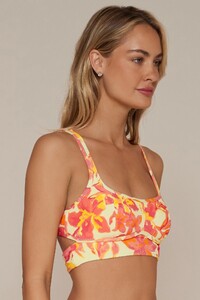 JessT - Sunsets - Island Coral Crinkle Rib Kaia  Sporty Supp_11 - t574-islco_bikini-top-quarter-wear00-jessica03.jpg