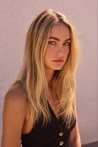 JessicaT - Industry port - 1714434063-5435091c1a6b9574745d921ce3a70281.jpg