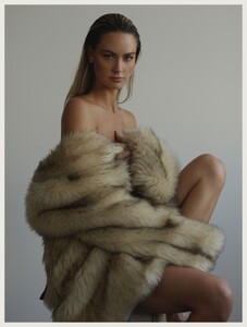 JessicaT - Industry port - 1736289270-b421bdf6716184c465493e43758986d1.jpg