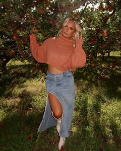 KayleighJ - 471123991_18477121978006481_4694887113078278331_n_2023-09-29_1440x1799.jpg