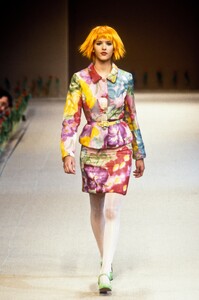 Kenzo 1996 Women RTW 60.jpg