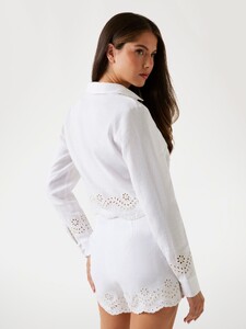 KiannaLS - Guess '25_Embroidered linen blouse5_W5YH66WCWA0-G011-ALT2.jpg