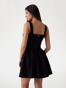 KiannaLS - Guess '25_Flare short dress4_W5PK1WWG130-JBLK-ALT3.jpg