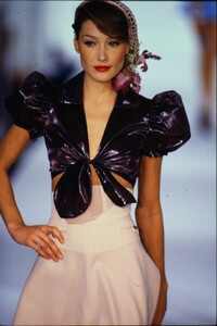 Marc Jacobs Spring 1995 12.jpg