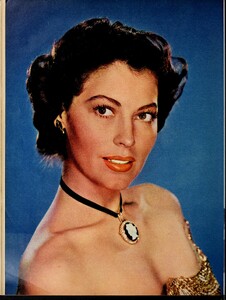 Modern-Screen-1949-07-Vol-39-No-2_0029.jpg