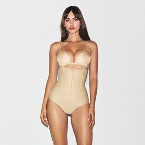 PN-BRF-8651W-SND-OD-SKIMS-SHAPEWEAR_0073-SD.jpg
