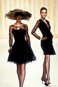 Pierre Balmain 1994 Haute Couture 109.jpg