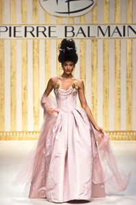Pierre Balmain 1994 Haute Couture 166.jpg