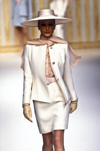 Pierre Balmain 1994 Haute Couture 39.jpg