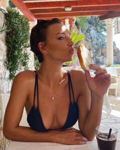 Rachel Cook - Instagram [2020.10.06] 4.jpg