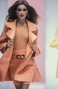 Salvatore Ferragamo 1992 Women RTW 8.jpg