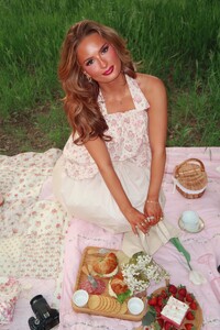 Shop Janae - Cream Tea Blossoms Top - 10_48E18C14-6F21-4A6D-BDA7-C11CEF6A26EE.jpg