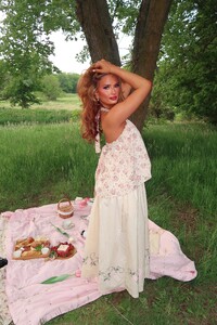 Shop Janae - Cream Tea Blossoms Top - 10_A9FEC8CD-024B-4B9A-97F2-F14B2C75863F.jpg