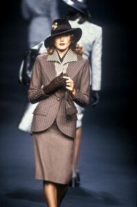 Valentino 1992 Haute Couture 8.jpg