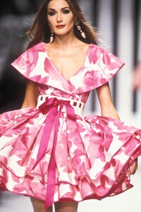 Valentino 1992 Women RTW 4.jpg