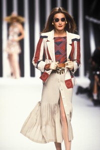Valentino 1992 Women RTW 41.jpg