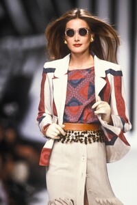 Valentino 1992 Women RTW 42.jpg