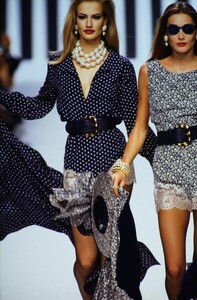 Valentino 1992 Women RTW 45.jpg