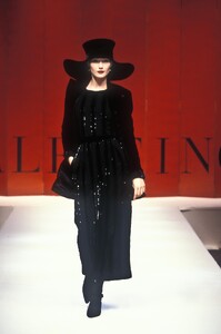 Valentino 1993 Haute Couture 106.jpg
