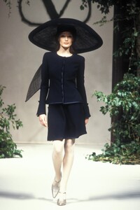 Valentino 1994 Haute Couture 14.jpg