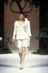 Valentino 1994 Haute Couture 74.jpg