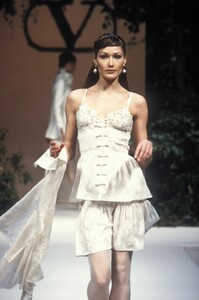 Valentino 1994 Haute Couture 75.jpg