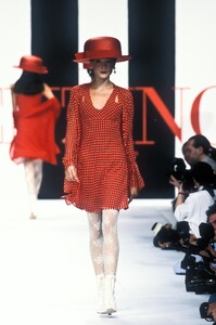 Valentino 1994 Women RTW 23.jpg