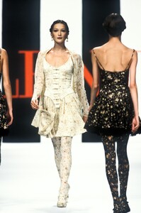 Valentino 1994 Women RTW 28.jpg