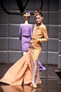 Valentino 1995 Haute Couture 33.jpg