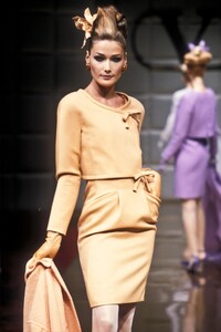 Valentino 1995 Haute Couture 34.jpg