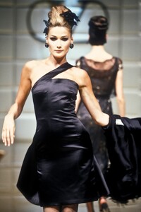 Valentino 1995 Haute Couture 64.jpg