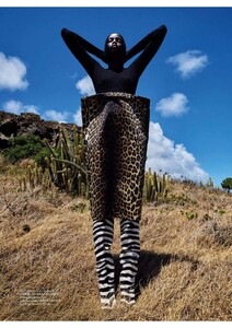 Vogue France 08-2025_14.jpg