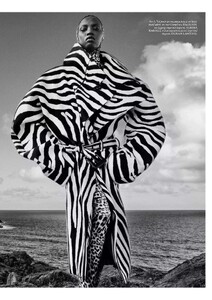 Vogue France 08-2025_2.jpg