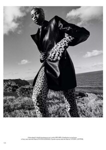 Vogue France 08-2025_5.jpg