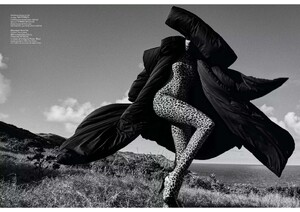 Vogue France m08-2025_5.jpg