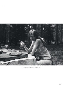 Vogue Italia August 2025_9.jpg