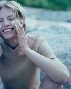 Vogue Italia August tx 2025_8.jpg