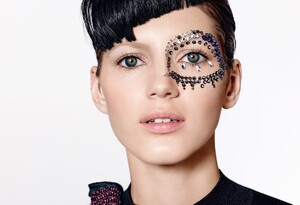 Vogue Italia Nov 2016 - 03.jpg