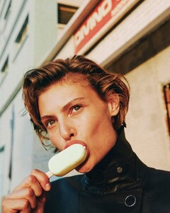 Vogue Spain 08-2025.jpg