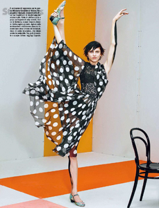 Vogue_Italy_2014-03-315.png