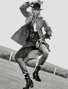 W Magazine Issue4 digital 2018010.jpg