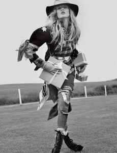 W Magazine Issue4 digital 201809.jpg